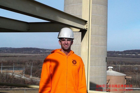 美国猛男:50周跨50州换50份工作(组图) - 东方