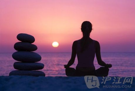 ��ѹ���У����˶�Ӧ��ڤ��