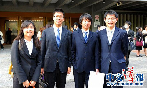 直击东京大学入学式上的华人学子 图 新浪教育 新浪网