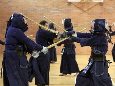 Aiden C. de B. Daly��ͼ��廭�Ϳ�ѧ�о�����ǳ���ɫ��