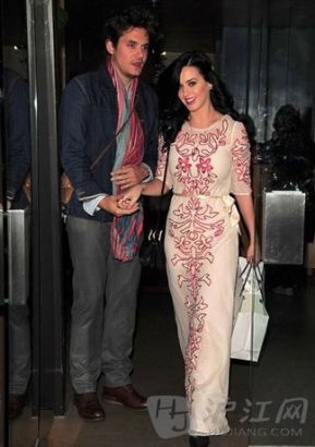 Լ��÷��ʢ��Ů��ˮ�����µ�