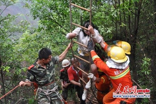 桂林尧山观光缆车事故78名游客全部脱险