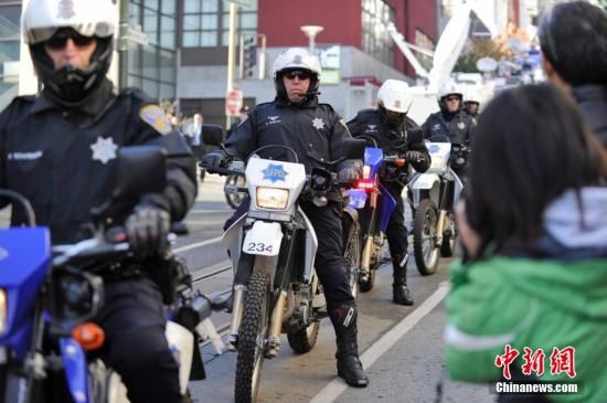 ����ʱ��11��25�գ�������ͳ�°�������λ�ھɽ�ɽ�й��ǵĵ���ޱ���˿�������̸����������������ĸ�������Ŭ����ͼΪ�᳡��ִ�о���ľɽ�ɽ���졣�����緢 �¸� �� 