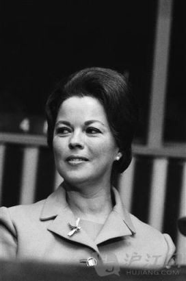 Shirley Temple Black, a U.S. delegate to the United Nations General Assembly, is shown before a press conference at the U.N. on September 16, 1969. 1969916գΪϹϵ˲˷Ϲд¶