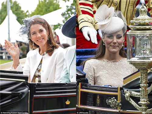 Travelling in style: Princess Mary in a royal carriage and the duchess wears a netted hat in a similar mode of transport. еĴ·ڻʼϣñҲͬϡ