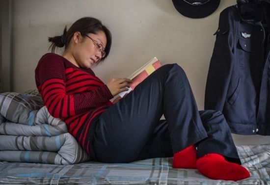 女硕士城管:要给小商小贩一条生路(组图)