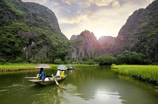 (HALONG BAY)