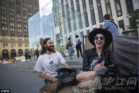 ���۴�ƻ��T���Ŷӿ���ѵ�iPhone6