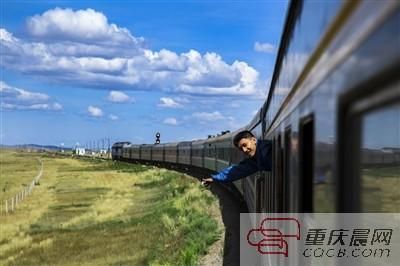 坐火车经过蒙古大草原。 本组图/受访者供图