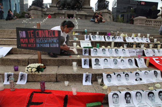 墨西哥毒贩联手市长杀死43名失踪大学生(图)
