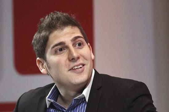 »-ά֣»-ά(Eduardo Saverin1982313գ)һҵҡ-˲һͬfacebook201114գӵаٷ֮5ֵ12Ĺɷݡ