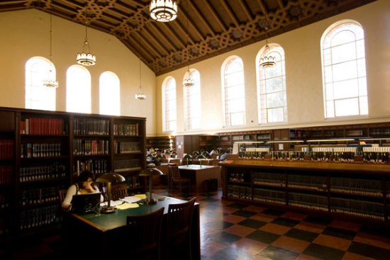矶分校,鲍威尔图书馆。Powell library, UCLA, L