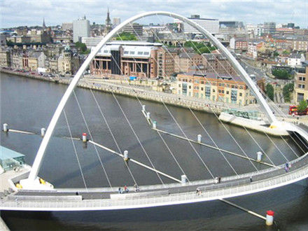 4.Gateshead Millennium Bridge