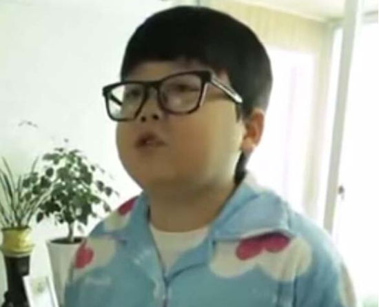 韩国留学 26岁男子娃娃脸 未经历青春发育期 -