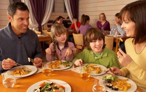 餐桌上也能教育孩子 且看美国父母怎么做_新浪教育_新浪网