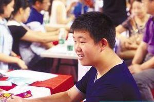 华南理工迎15岁新生 5岁上学跳级读初中(图)