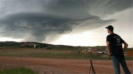 Storm Chaser:追逐龙卷风的美国人