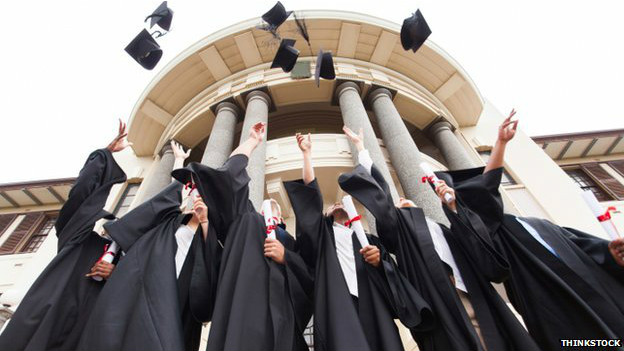 学费上涨导致大学学生投诉人数增多_BBC