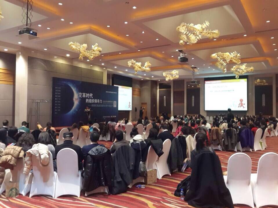 校园关注:人众人论坛全国持续巡回