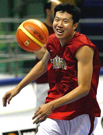 NBA中国五人英语考核:王治郅(组图)