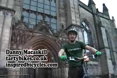 街式自行车高手:Danny Macaskill(组图)
