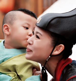 《辣妈俏爸》临近杀青 于波胡杏儿携“子”曝光