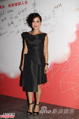 香港话剧团筹款晚会 苏玉华担任主持