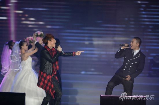 《让世界充满爱》百名歌星演唱会北京开唱