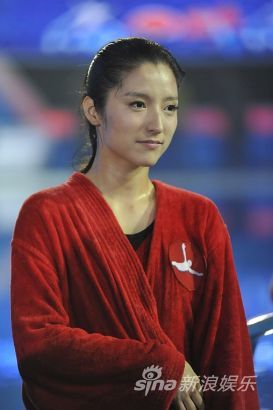 『星跳』吴建豪秀人鱼线 麦迪娜跳十米台 - 娱