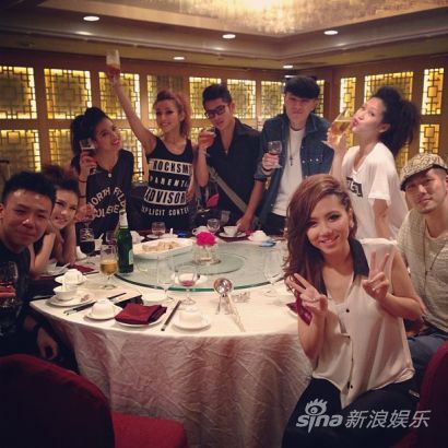 邓紫棋开唱感动洒泪 险被天兔困广州 - 演唱会