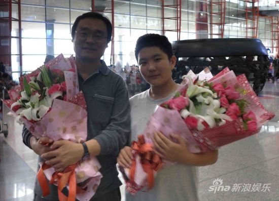 �¼�ΰ���ʦ������������