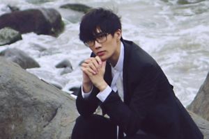 许嵩新歌发布在即 歌迷留言“晒饥渴”