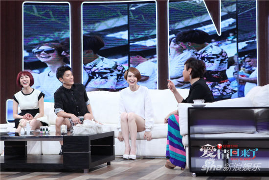 《爱情回来了》李承铉探班戚薇不慎腰伤