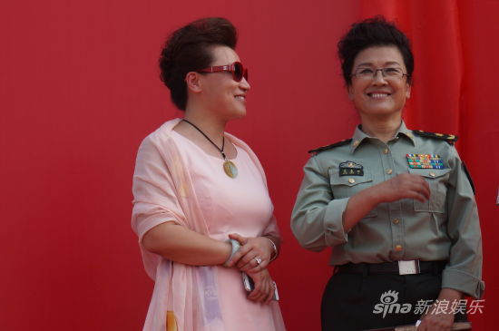                  小香玉和宋春丽