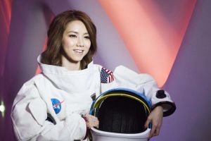 邓紫棋将登太空：会边漫游边录自己唱歌