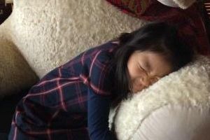 张艺谋妻子陈婷晒爱女 网友:甜蜜的麻烦