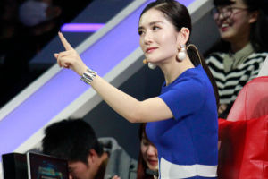 超级战队谢娜穿裙劈竖叉 田亮蹦床灌篮