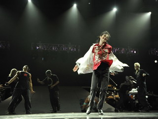 �ܿ�ѷ��¼��ӰƬ���ع�#10��28��ͬ����ӳ