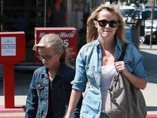 ��ɪ˹��Я��Ů�ò�#ĸŮ�����ƽ�����