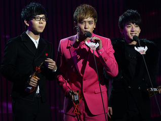 ���ַ��ư�����ʢ�����#���ĸ������������ͷ