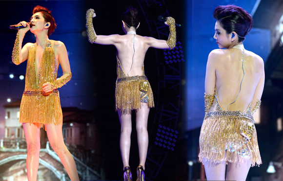 SHEѲ������Ella�߶�ȫ�� ��V�㱳¶����