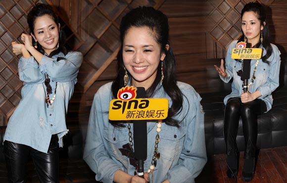 �ձ�Ů�ǲԾ���΢��Ӱ���Ƴ�����ǰ�Ծ��նԻ��������� ��������΢��Ӱ�����ݣ������������衣