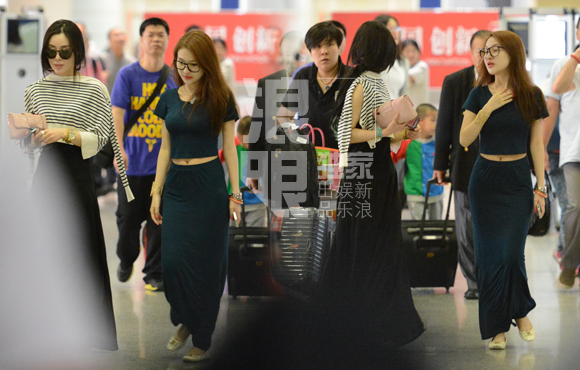 ���ң��������������ѻؾ� ¶��װ���Ը�