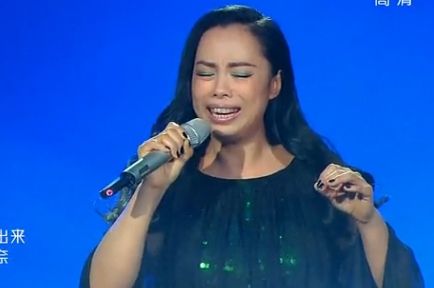 黄绮珊落泪唱《剪爱》