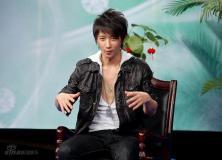 韩庚录制《背后的故事》提起母亲流男儿泪(图)
