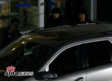章子怡圣诞变装秀 似赴京郊看心理医生【图】