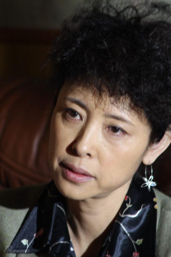 资料图片:电视剧《父亲的诺言》精彩剧照(13)_