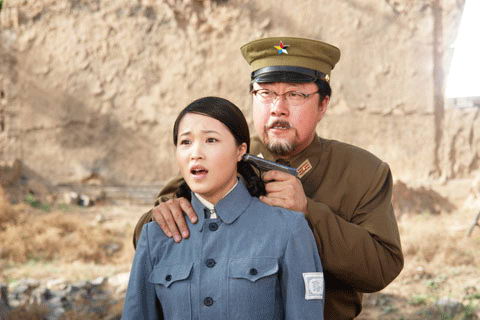 资料图片:电视剧《军刀》精彩剧照(10)