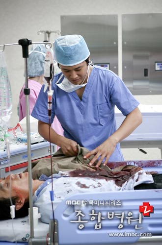 资料图片:韩剧《综合医院2》剧照(10)