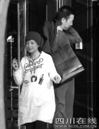 赵薇“大肚照” 《锦衣卫》导演揭老底赵薇“孕事”大白天下